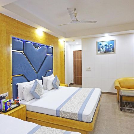 ניו דלהי Hotel Preet Palace -5 Mints Walk From Nizamuddin Railway Station מראה חיצוני תמונה