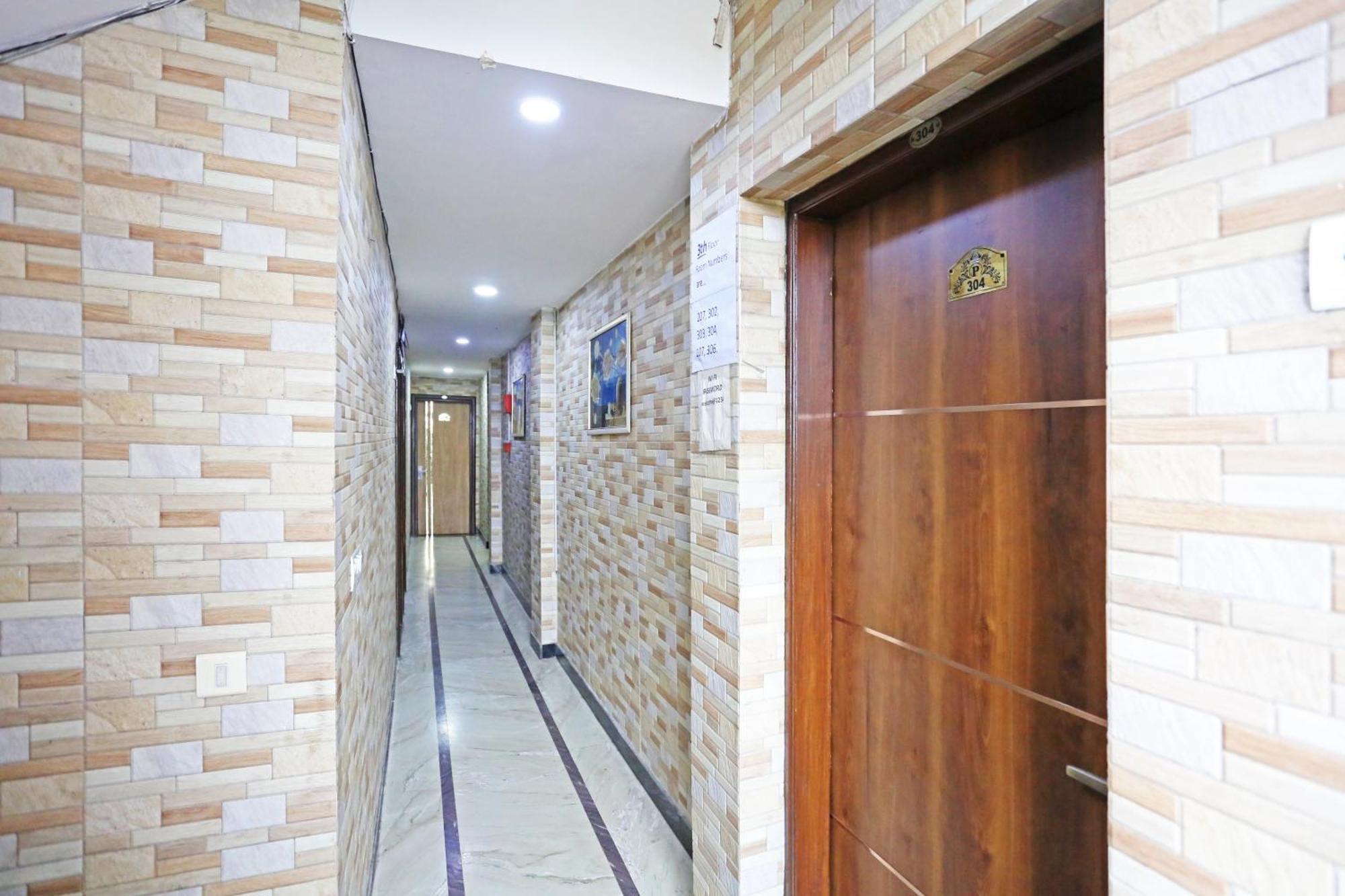 ניו דלהי Hotel Preet Palace -5 Mints Walk From Nizamuddin Railway Station מראה חיצוני תמונה