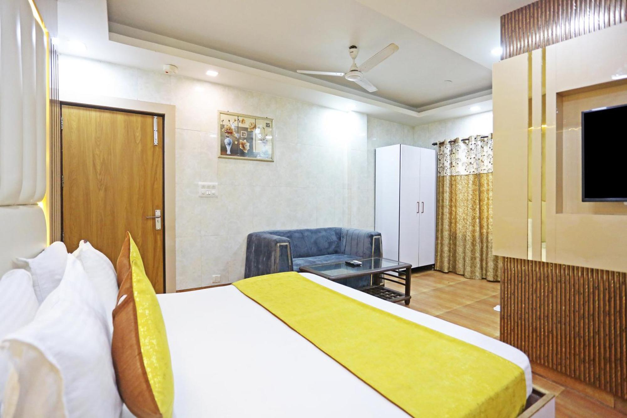 ניו דלהי Hotel Preet Palace -5 Mints Walk From Nizamuddin Railway Station מראה חיצוני תמונה
