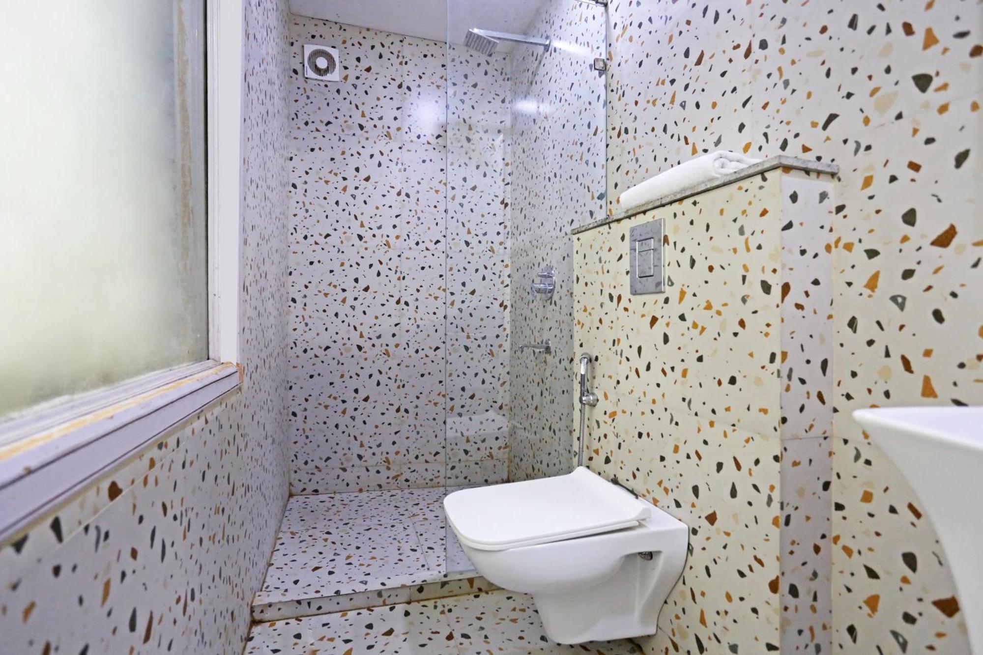 ניו דלהי Hotel Preet Palace -5 Mints Walk From Nizamuddin Railway Station מראה חיצוני תמונה