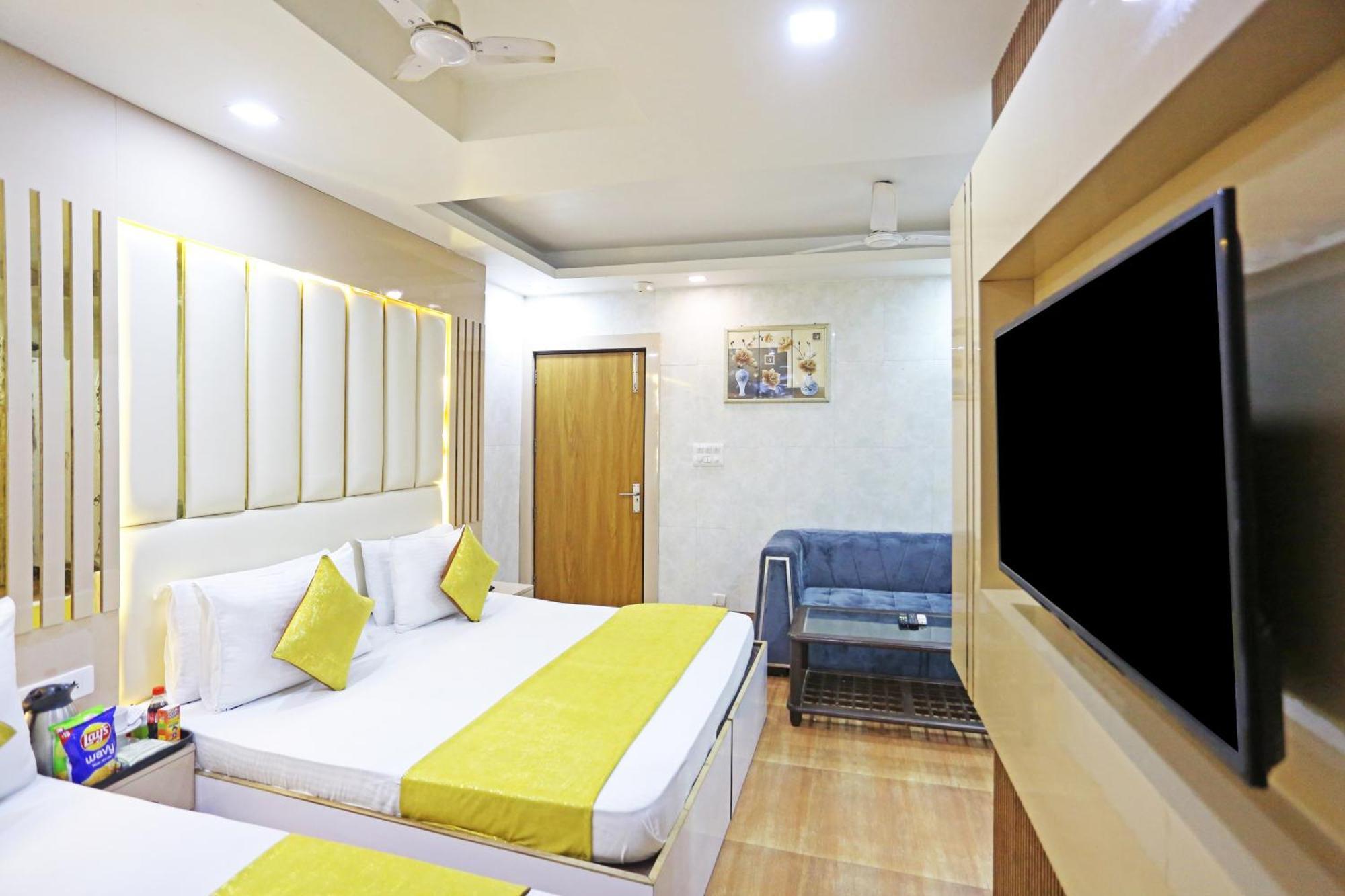 ניו דלהי Hotel Preet Palace -5 Mints Walk From Nizamuddin Railway Station מראה חיצוני תמונה