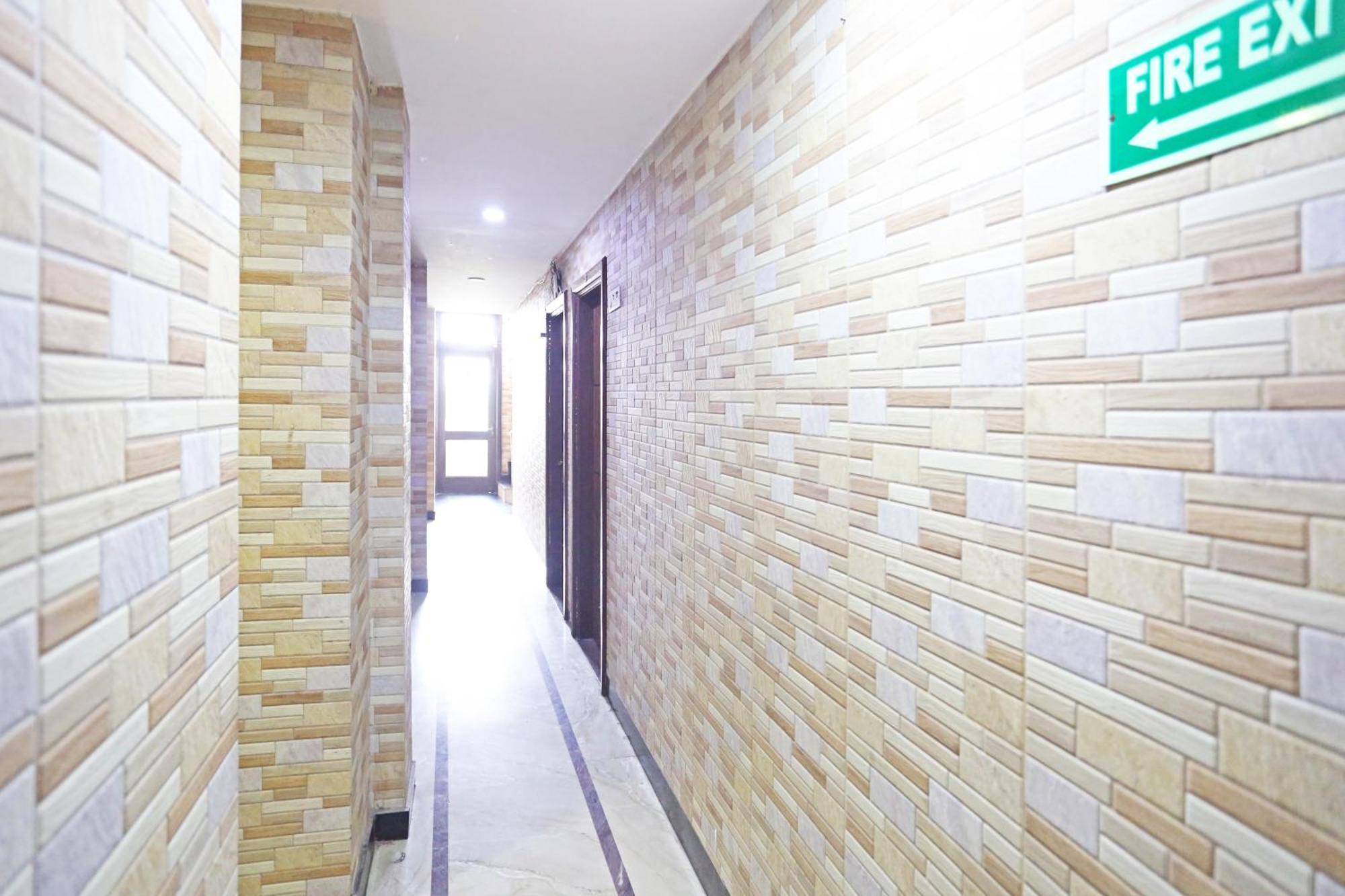 ניו דלהי Hotel Preet Palace -5 Mints Walk From Nizamuddin Railway Station מראה חיצוני תמונה