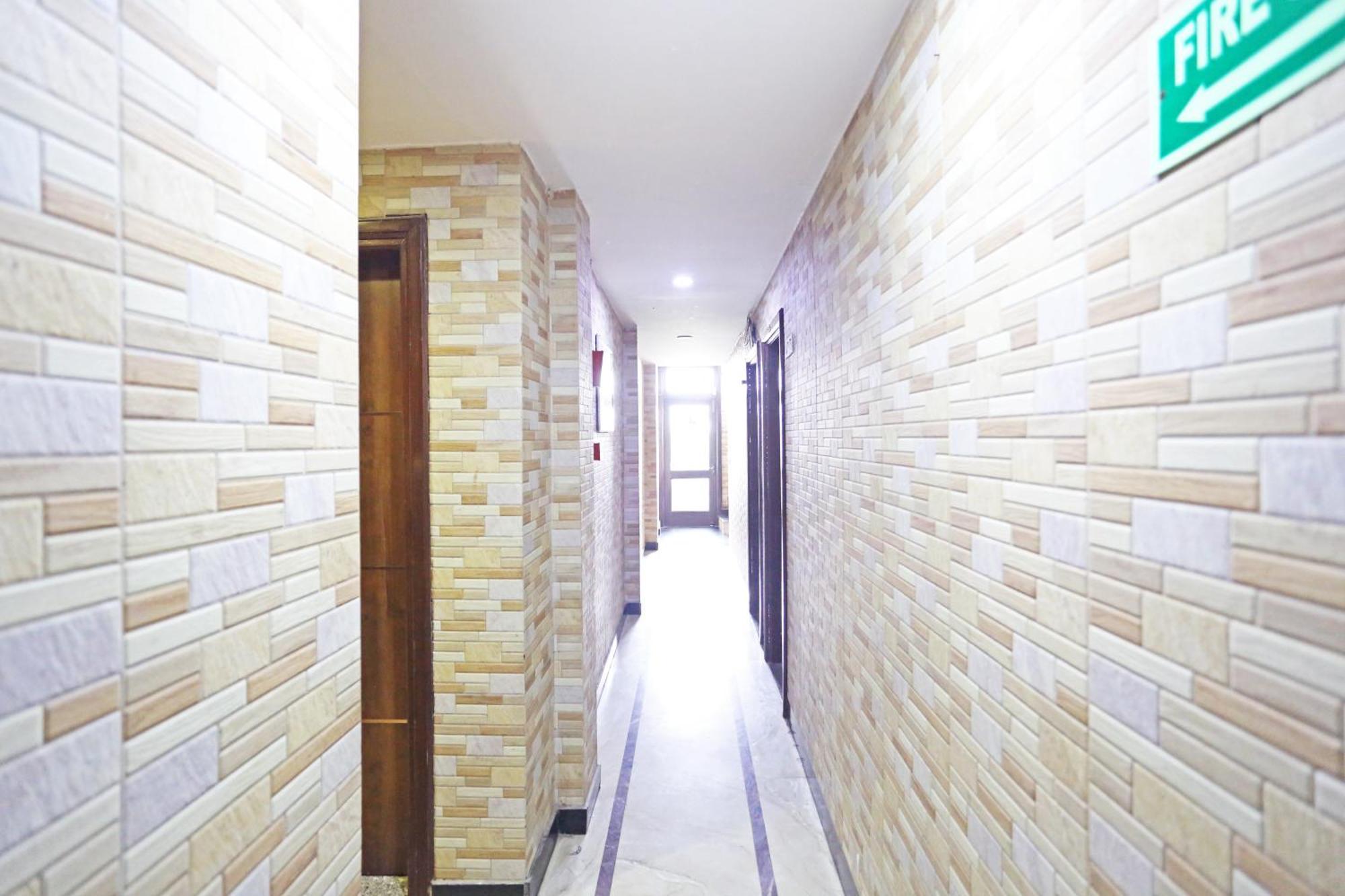 ניו דלהי Hotel Preet Palace -5 Mints Walk From Nizamuddin Railway Station מראה חיצוני תמונה