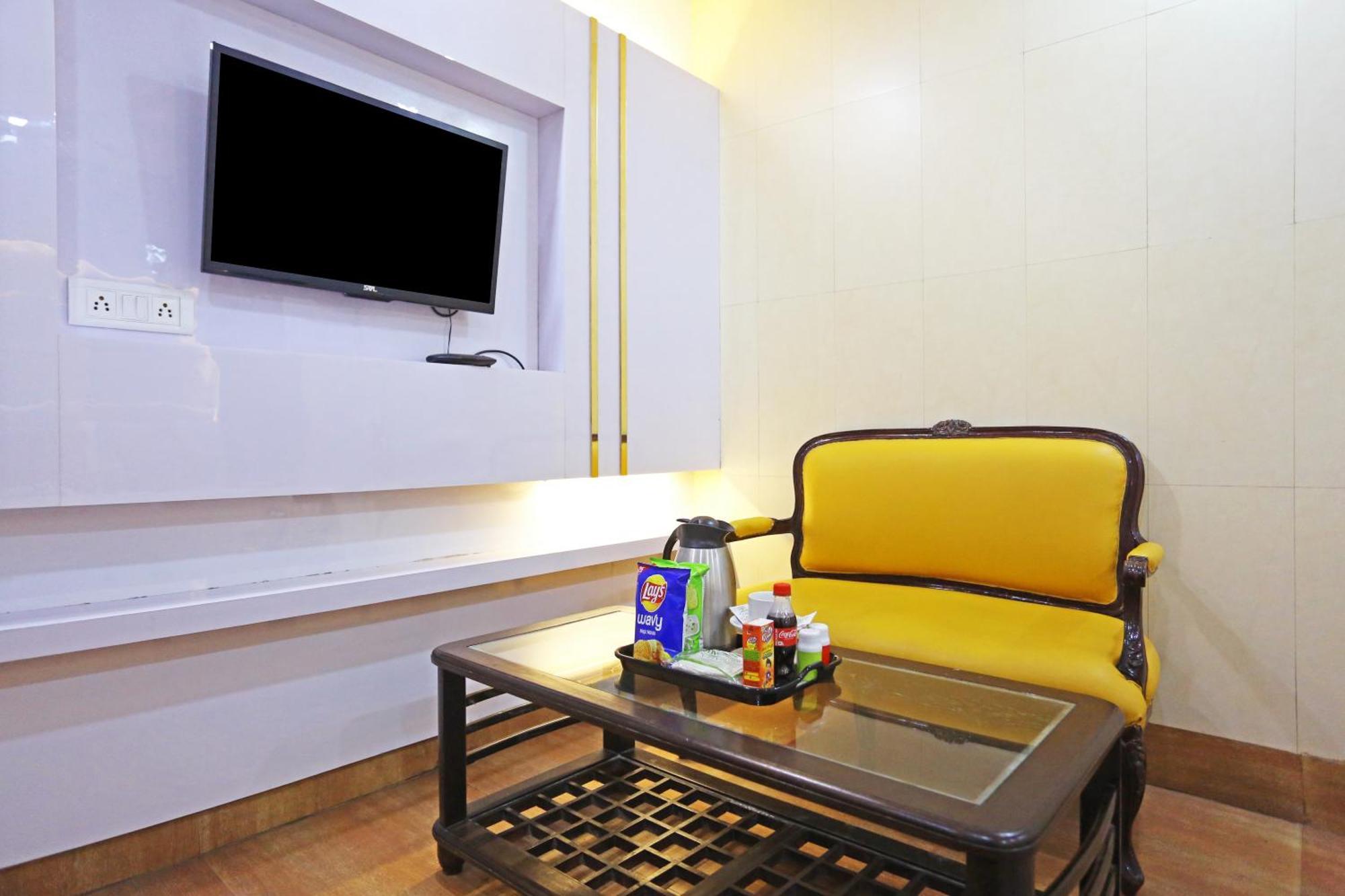 ניו דלהי Hotel Preet Palace -5 Mints Walk From Nizamuddin Railway Station מראה חיצוני תמונה