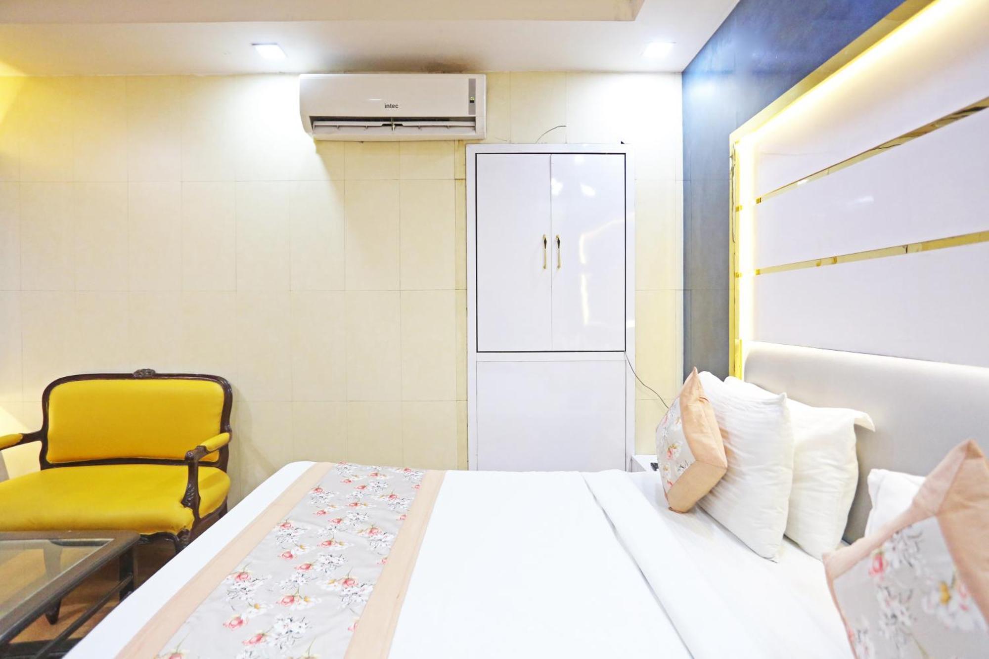 ניו דלהי Hotel Preet Palace -5 Mints Walk From Nizamuddin Railway Station מראה חיצוני תמונה